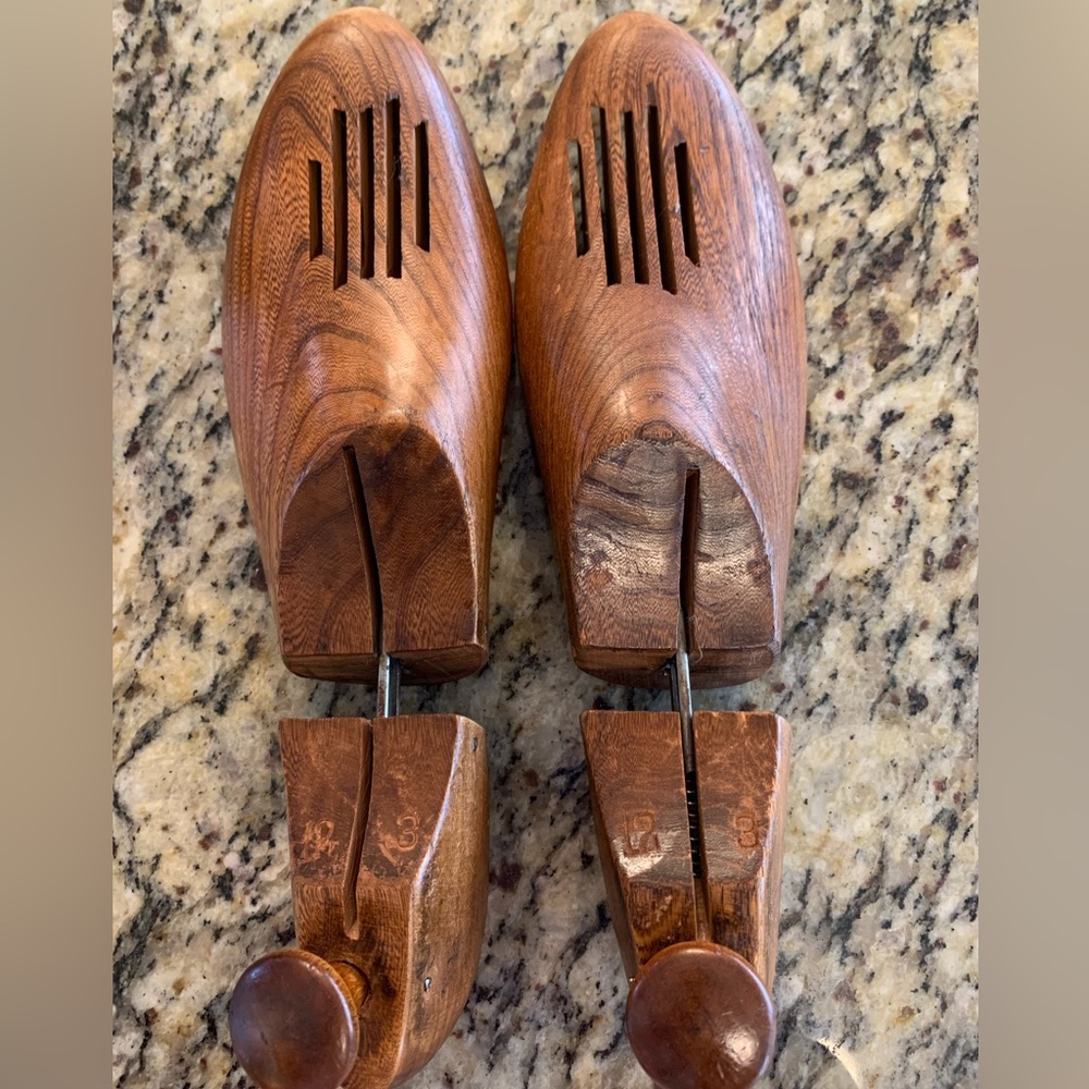 Antique men’s wooden shoe form. Solid wood. Measures 12”.